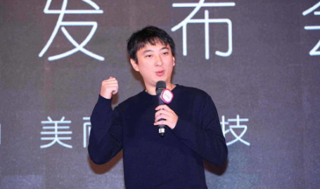 娱乐吃瓜顶级流量小生,揭秘顶级流量小生的吃瓜传奇